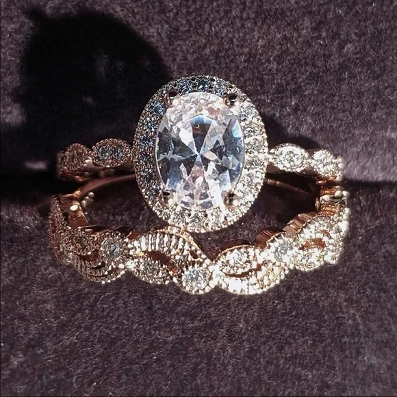 Rose Gold Oval CutDiamond 2pc Set Diamond Ring New - Picture 1 of 3